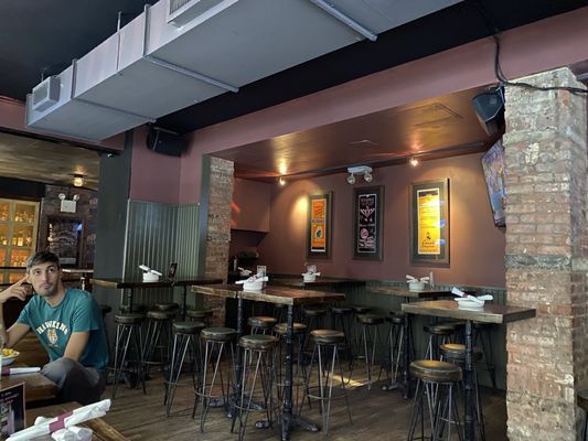 The Half Pint / Ernie's Bar by null