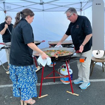Paella Experience - Paella being made - Caterers Near Me Paella Experience - Paella being made - Caterers Near Me
