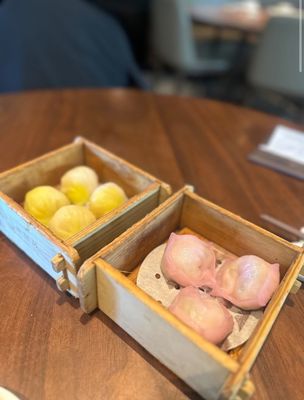 Yu Seafood Yorkdale by null