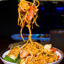 Jade Eatery and Lounge - Jade's Special Seafood Lo Mein