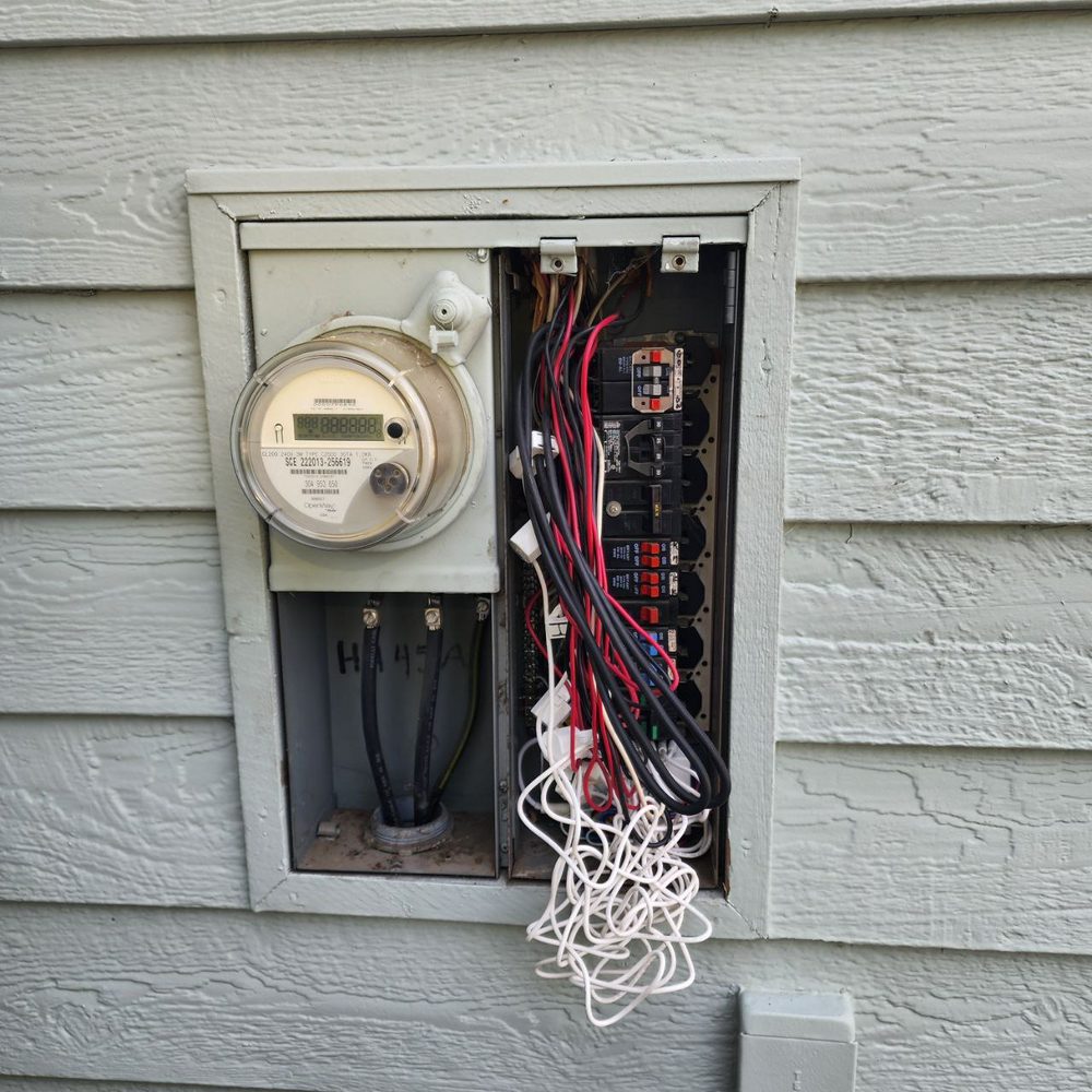 Slide of Summit Electrical Services