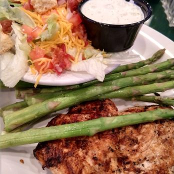 Gator's Dockside - Highland City - Salad, vegetables, and grilled chicken. - Salad Near Me - Lakeland, Florida