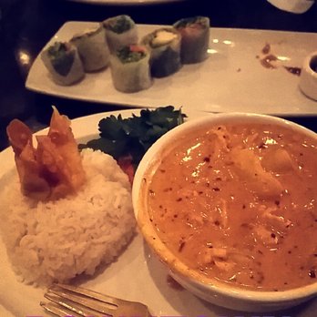 Nicky's Thai Kitchen - Yellow curry, spice level 4 was on point! Also spring roll in the background. Very good! - Thai Near Me - Pittsburgh, Pennsylvania