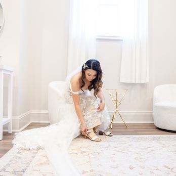 Light and Lace Photography - Bridal suite moments captured by a Sacramento Wedding Photographer. - Session Photography Near Me Light and Lace Photography - Bridal suite moments captured by a Sacramento Wedding Photographer. - Session Photography Near Me