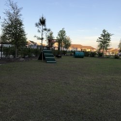 Don B Davis Memorial Dog Park - Dog obstacles