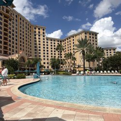 Rosen Shingle Creek - Poolside for the weekend