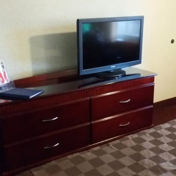 Best Western Pasadena Inn - TV (DIRECTV) and dresser - Hotels Near Me - Pasadena, California Best Western Pasadena Inn - TV (DIRECTV) and dresser - Hotels Near Me - Pasadena, California