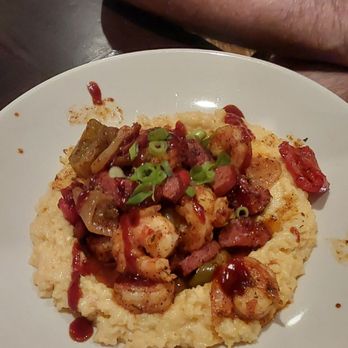 Skull Creek Dockside - Shrimp & grits - Seafood Near Me - Hilton Head Island, South Carolina Skull Creek Dockside - Shrimp & grits - Seafood Near Me - Hilton Head Island, South Carolina