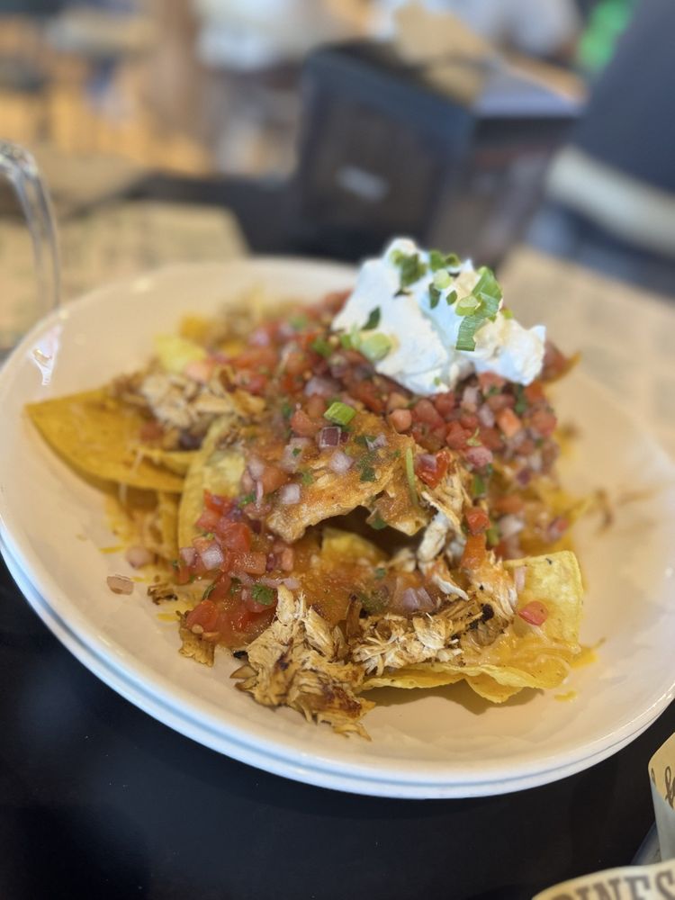 Social spots from Par 3 Sports Bar & Grill