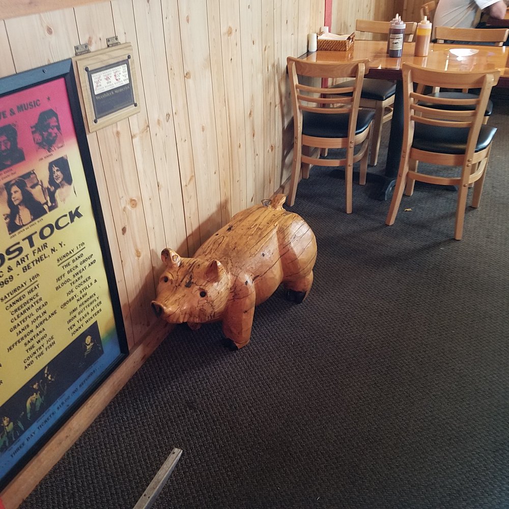 Hickory Hillz BBQ - mascot pig - Barbeque Near Me - Edinburgh, Indiana