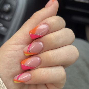 V Nails - Nail Salons Near Me - Oakland, Michigan