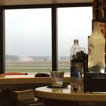 Applebee's Grill + Bar - Upon the bleak and desolate view is the hope that soon I will be on one of those planes - American Near Me - Richmond, Virginia