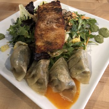 Jasper's - Potsticker Salad w/ Salmon - New American Near Me - Nashville, Tennessee