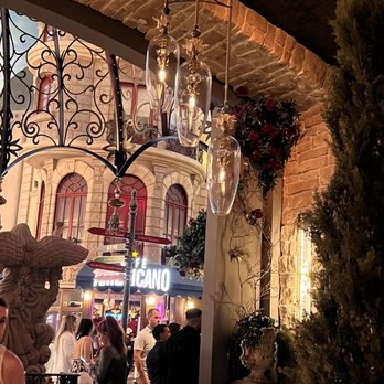 Vanderpump A Paris - Decor or restaurant - French Near Me - Las Vegas, Nevada Vanderpump A Paris - Decor or restaurant - French Near Me - Las Vegas, Nevada