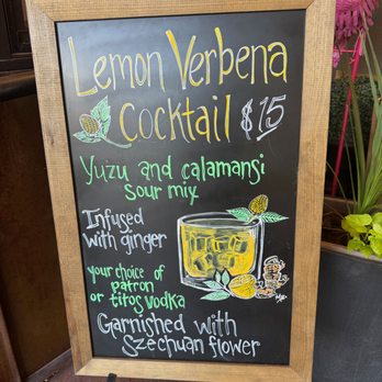 Gloria’s - sign - Juice Bars & Smoothies Near Me - Moab, Utah