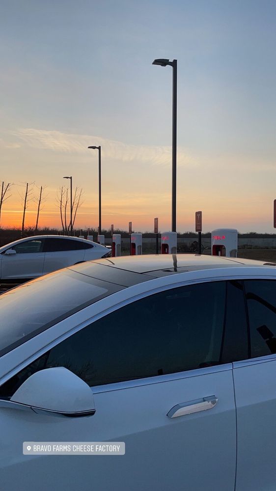 TESLA SUPERCHARGER 18 Photos 36005 CA99, Traver, California EV