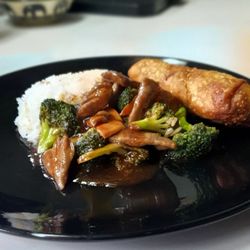 Jade Kitchen 2 - Beef and broccoli plated at home