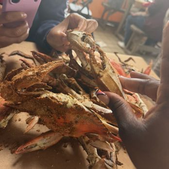 Cantler's Riverside - Crabs! - Seafood Near Me - Annapolis, Maryland