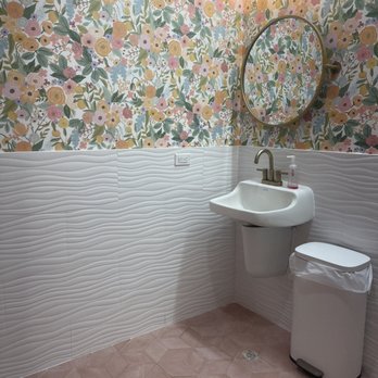 Bondi Bowls - Women's bathroom. Super cute!! Love the tile! - Acai Bowls Near Me - Edmond, Oklahoma