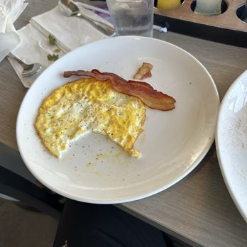 Broken Yolk Cafe - Over hard egg and Applewood Bacon - Breakfast & Brunch Near Me - Chandler, Arizona Broken Yolk Cafe - Over hard egg and Applewood Bacon - Breakfast & Brunch Near Me - Chandler, Arizona