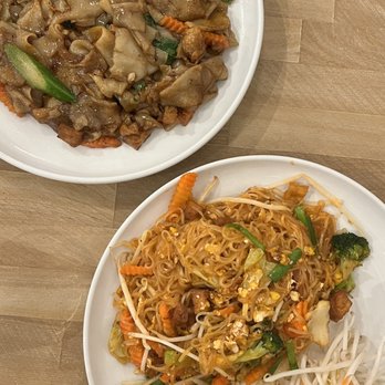Racha Café - Pad Kea Mao Pan Fried Noodle - Thai Near Me - Berkeley, California