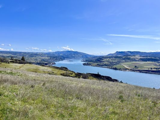 Coyote Wall Trailhead by null