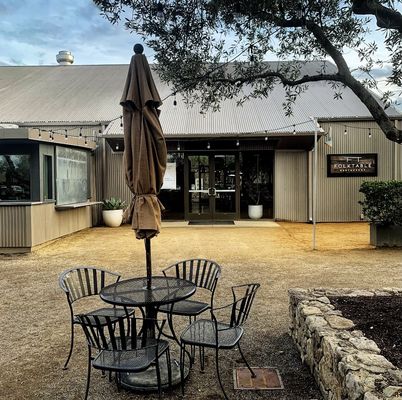 Folktable Restaurant by null