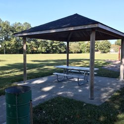 Brigadoon Park - Shelter & picnic table
