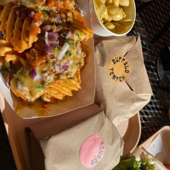 Golden Dinosaurs - Chili cheese fries and Mac and cheese - Cuban Near Me - Gulfport, Florida