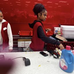 Unprofessional and unkind employee at Target GATEWAY
