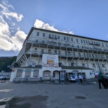 Alcatraz island - Landmarks & Historical Buildings Near Me
