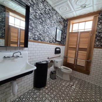 Silos Baking - Super cute and clean restroom RON!! - Cupcakes Near Me - Waco, Texas Silos Baking - Super cute and clean restroom RON!! - Cupcakes Near Me - Waco, Texas
