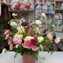Bouquet Florist - Ranunculus Arrangement