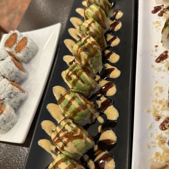 Sushi Hut - Roswell roll - Sushi Bars Near Me - Roswell, Georgia