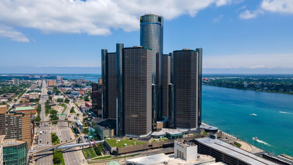 Detroit Marriott at the Renaissance Center - wedding in Detroit, MI