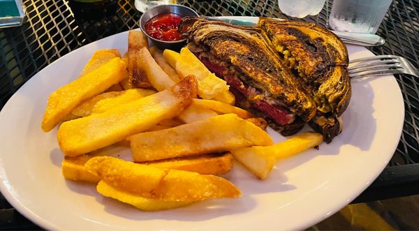 The Galway Arms by null