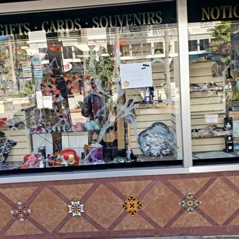 Leo's Catalina Drug Store - Outside - Drugstores Near Me - Avalon, California
