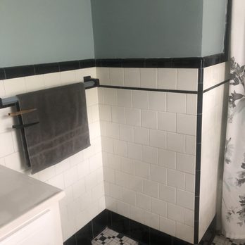 Velez Bath Refinishing - Before: old black and white - Refinishing Services Near Me