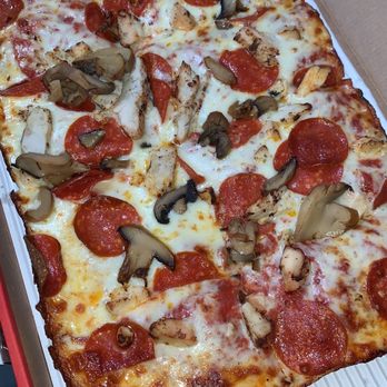 Jet's Pizza - Chicken, Pepperoni & Mushroom - Pizza Near Me - Boca Raton, Florida Jet's Pizza - Chicken, Pepperoni & Mushroom - Pizza Near Me - Boca Raton, Florida