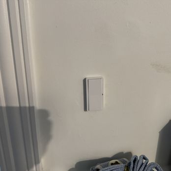 Ekipa Construction - New switch at kitchen entrance - Decks & Railing Near Me - Kitchener, Ontario
