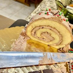 Rigoletto Italian Bakery - This is what they say Death by Chocolate looks like?  In my opinion it is far from it!