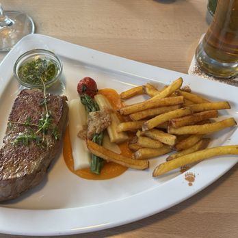 Restaurant Bären - Swiss Food Near Me - Wengen, BE