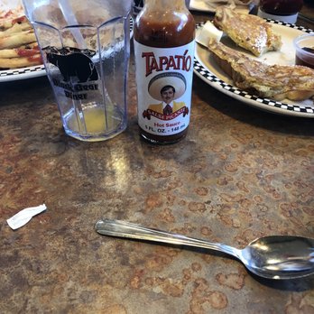 Black Bear Diner Tracy - a good place to have a breakfast and Is not salt on any plate so u can add much as you want - American Near Me - Tracy, California