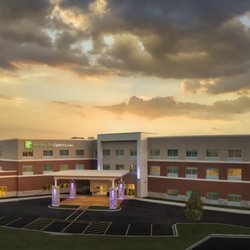 Holiday Inn Express & Suites Lockport