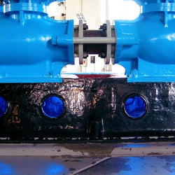 Bâtiment des Forces Motrices - Les pompes peintes en bleu conservées dans le bâtiment