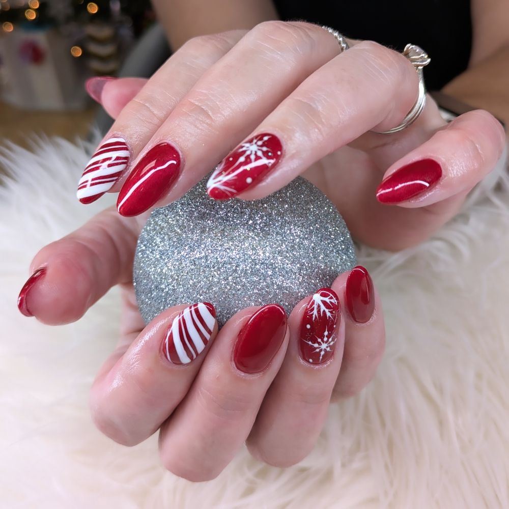 Nova Nail Spa Logo