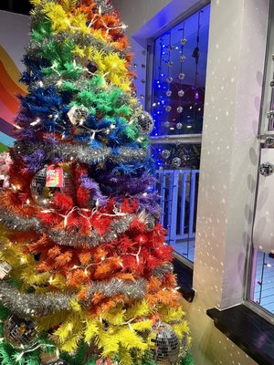 Common Dear (located inside Johnny and June) by null