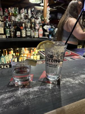 Antone's Cocktail Lounge by null