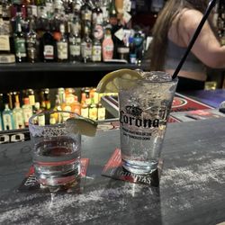 Antones Cocktail Lounge