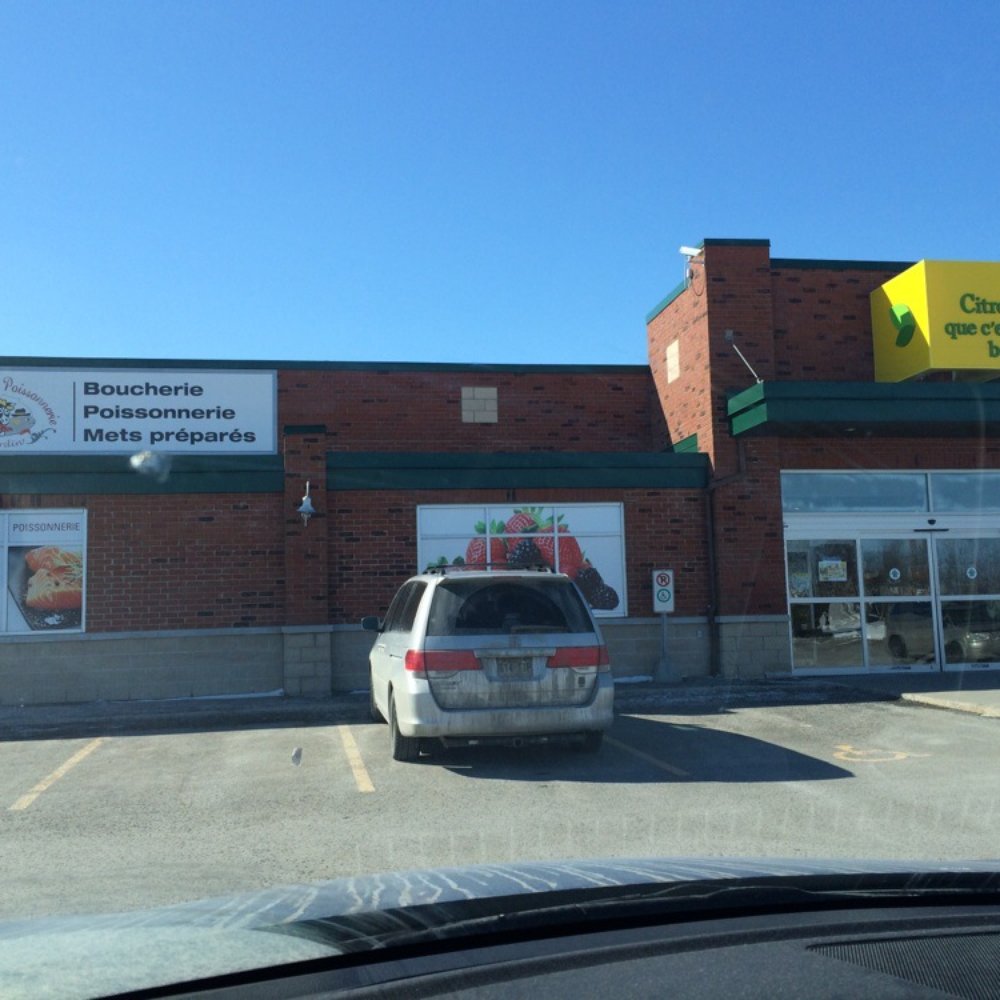 Citron que c'est bon - Outside view, March 16th, 2014 - Fruits & Veggies Near Me - Mascouche Heights, Quebec